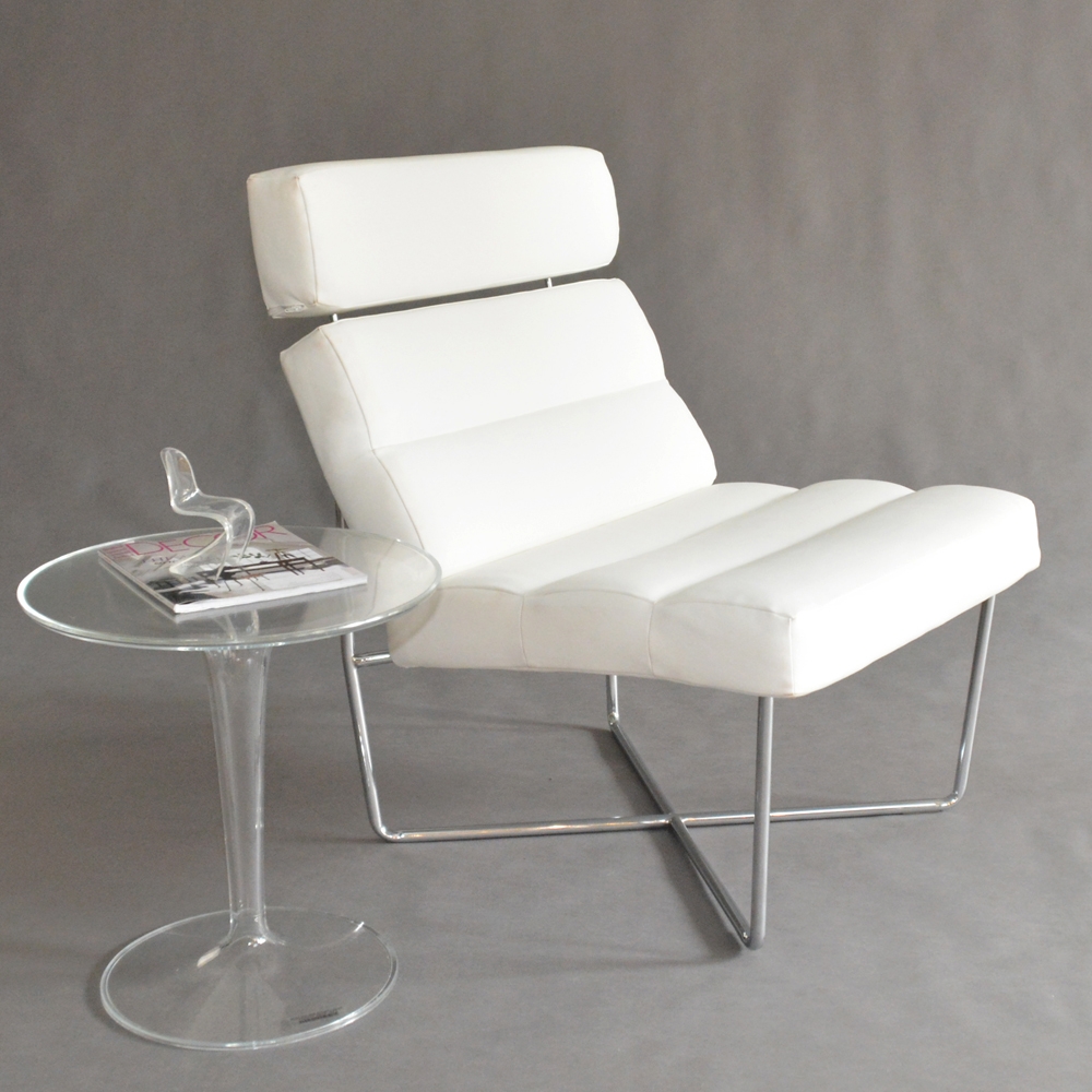 max chair white