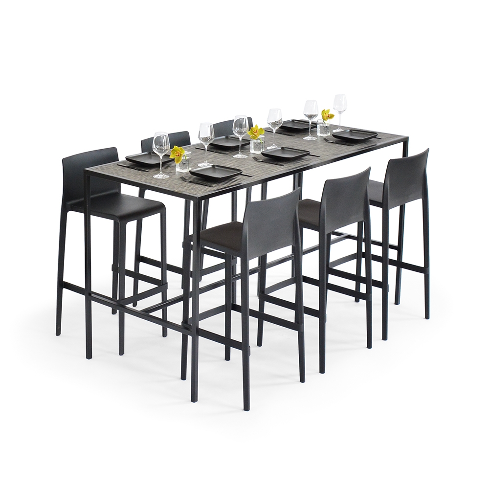 communal table - chilewich carbon