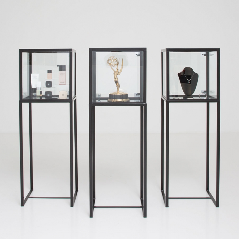 Display vitrine store