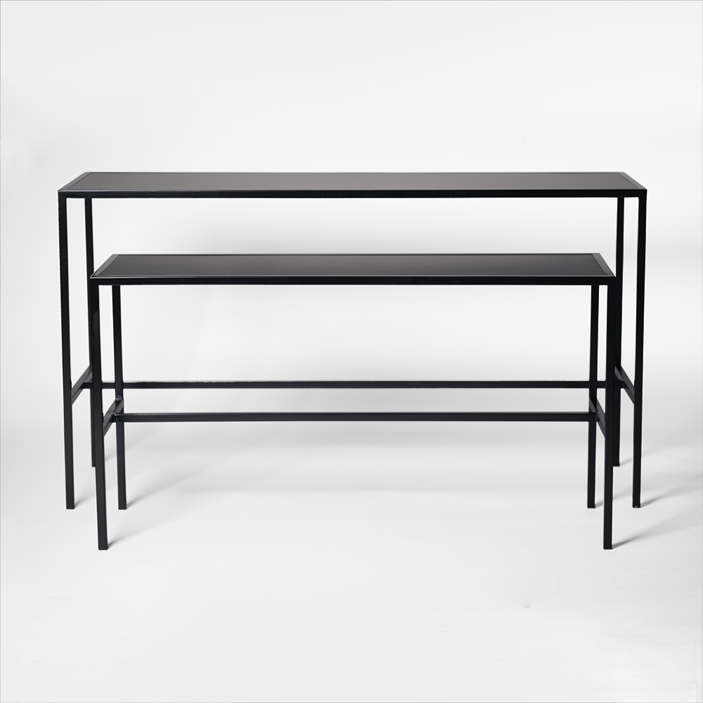 nesting display black on black